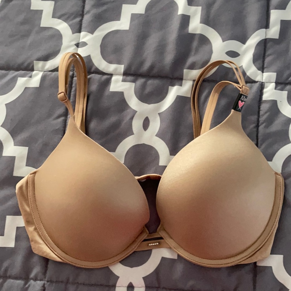 NWT Victoria’s Secret Very Sexy Push Up 32D